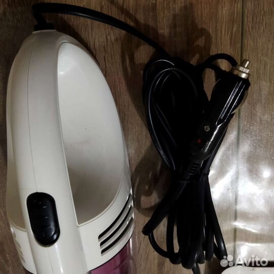 Пылесос для авто работает от прикуривателя