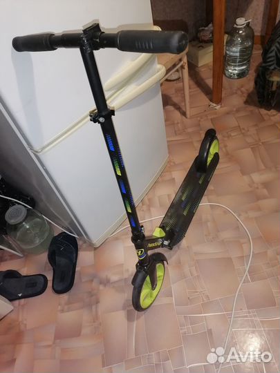 Самокат детский двухколесный бу 1 сезон