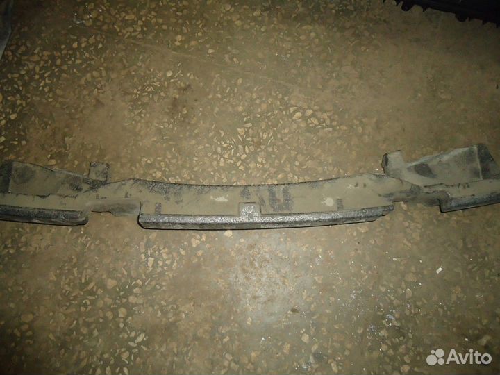 Наполнитель заднего бампера (Volkswagen Touareg)