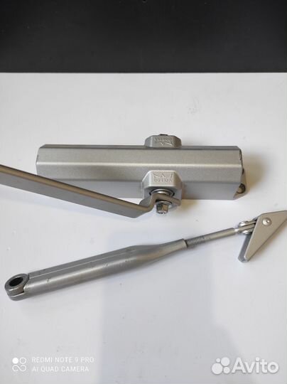 Доводчик для дверей