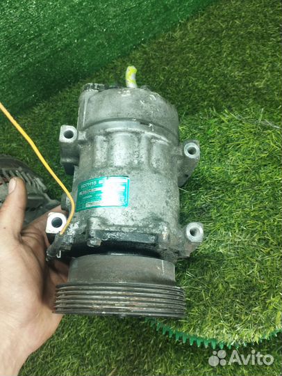 Компрессор кондиционера Renault Laguna