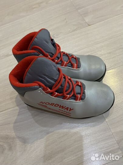 Лыжные ботинки