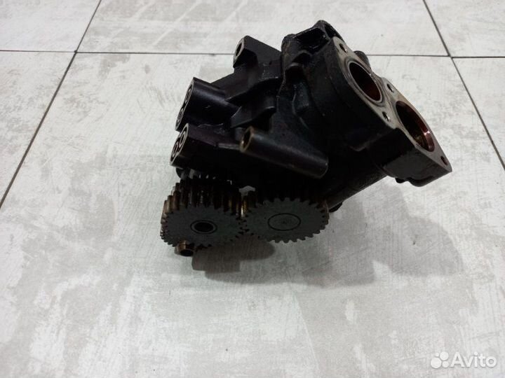 Масляный насос Audi A8 D4 4.2 FSI 2012