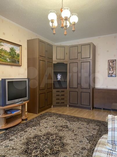 2-к. квартира, 58 м², 8/17 эт.