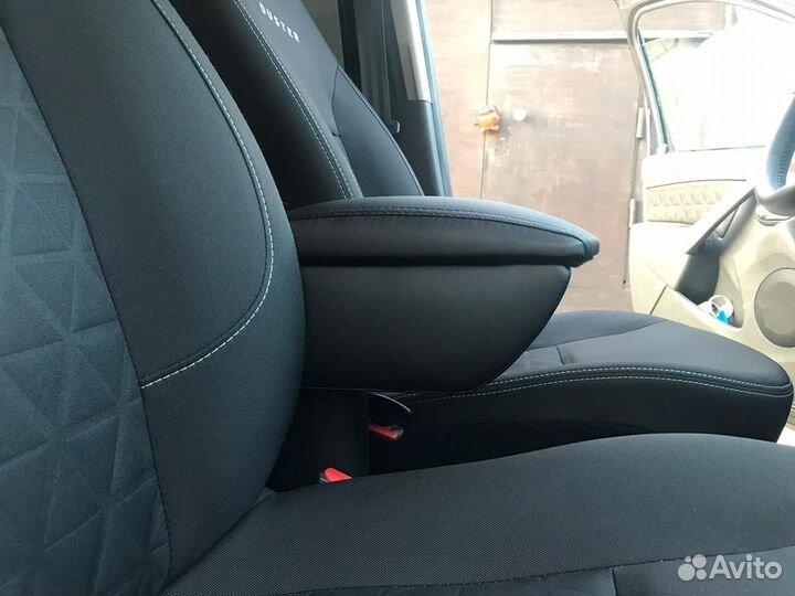 Подлокотник Рено Дастер модельный органайзер