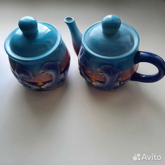 Чайник заварочный и сахарница