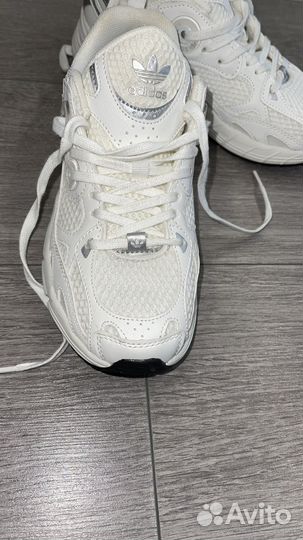 Кроссовки женские adidas