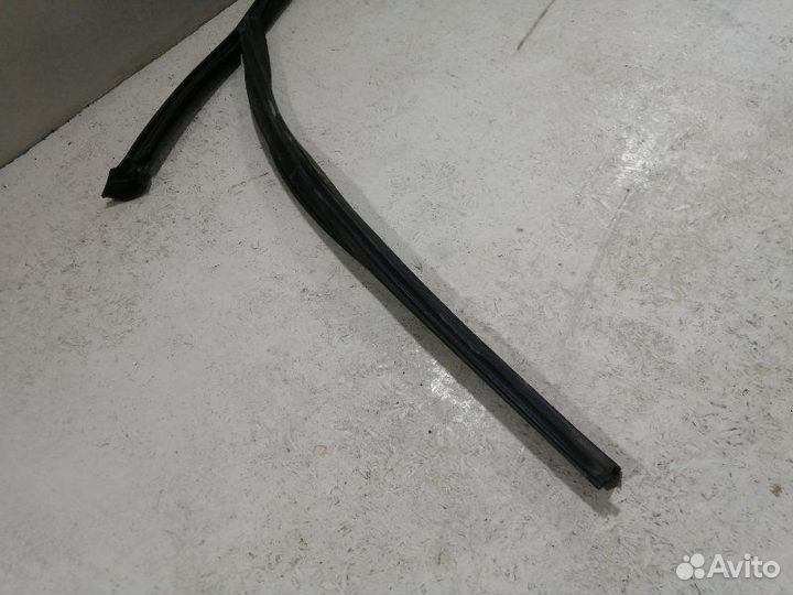 Направляющая стекла передняя левая Bmw X3 F25 20DX