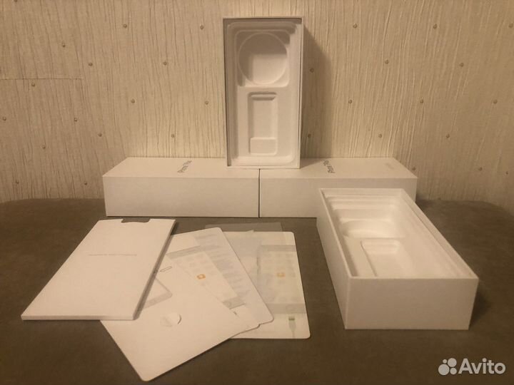 Коробки от iPhone 7 Plus и iPhone 6