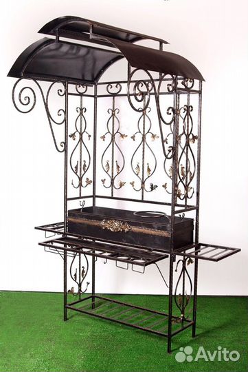 Мангал с крышей