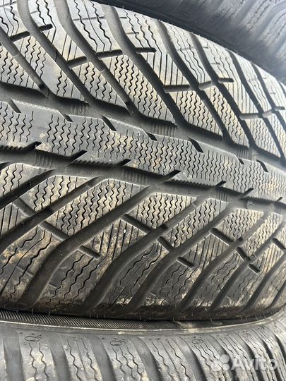 Cooper Discoverer Winter 275/60 R20