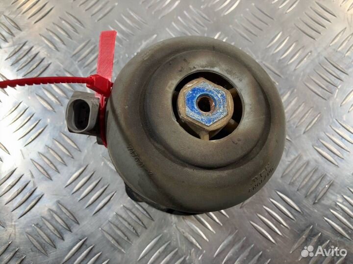 Подушка крепления двигателя левая Audi A8