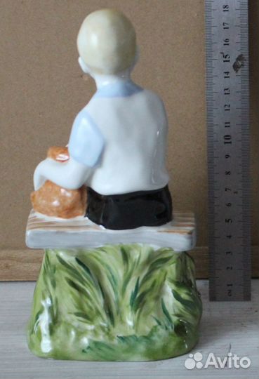 Статуэтка Мальчик с мишкой Фарфор лфз