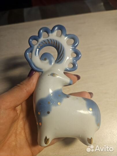 Статуэтка фарфор