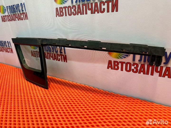 Форточка передняя левая Рено Каптюр Kaptur