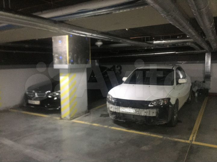 Машиноместо, 30 м²