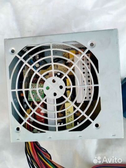 Материнская плата с процессором и корпус