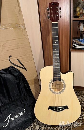 Новая акустическая гитара + комплект