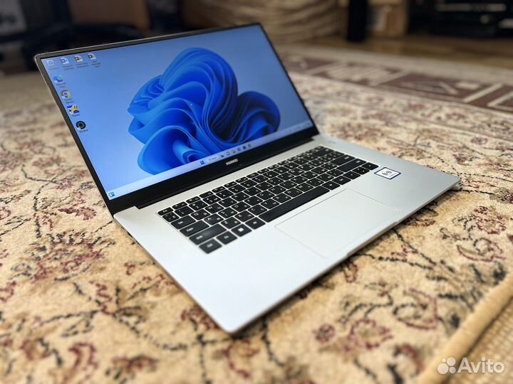 Мощный Ноутбук Huawei i3-10110u/8гб/256 ssd