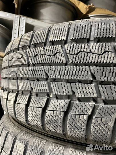 Toyo Winter Tranpath TX 215/60 R17 96Q