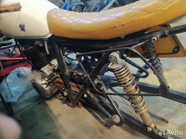 Запчасти на Honda cb400ss