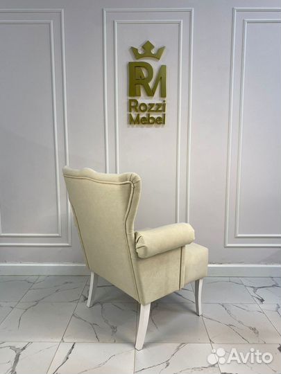 Кресло в каретной стяжке, молочно-бежевое