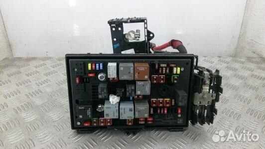 Блок предохранителей opel astra GTC (1NI04M101)