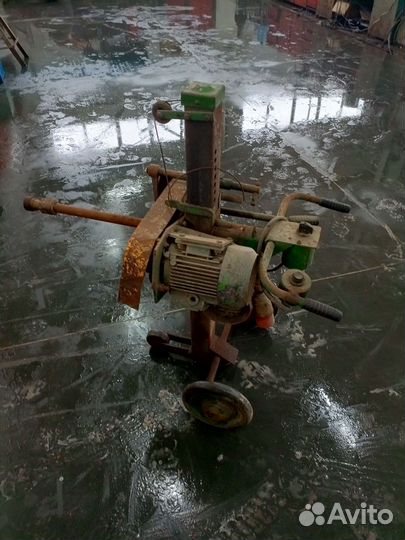 Гайковерт электрический ударный