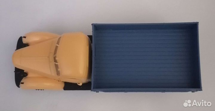 Модель грузовика 1:43