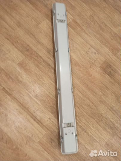 Светильник потолочный люминисцентный