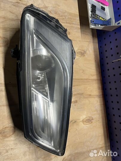 Фара Audi Q5 8R