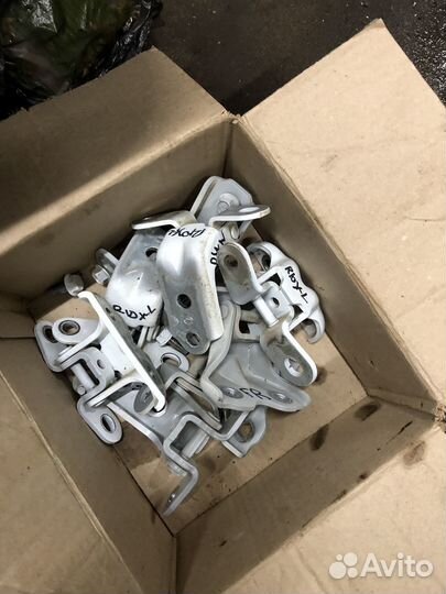 Дверная петля киа рио 4 икс лайн