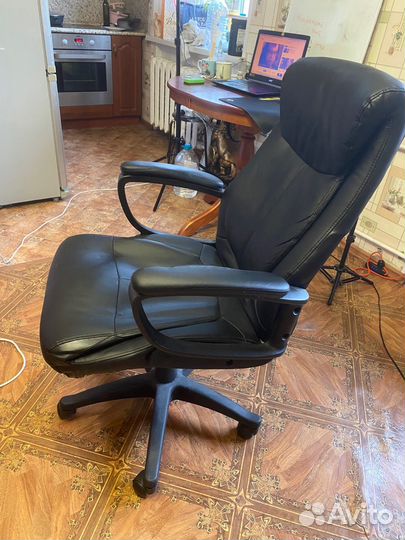 Компьютерное кресло