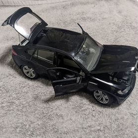 Модель автомобиля BMW X6 1:18