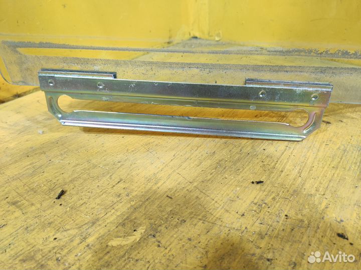 Стекло заднее правое для Mazda 323 Familia