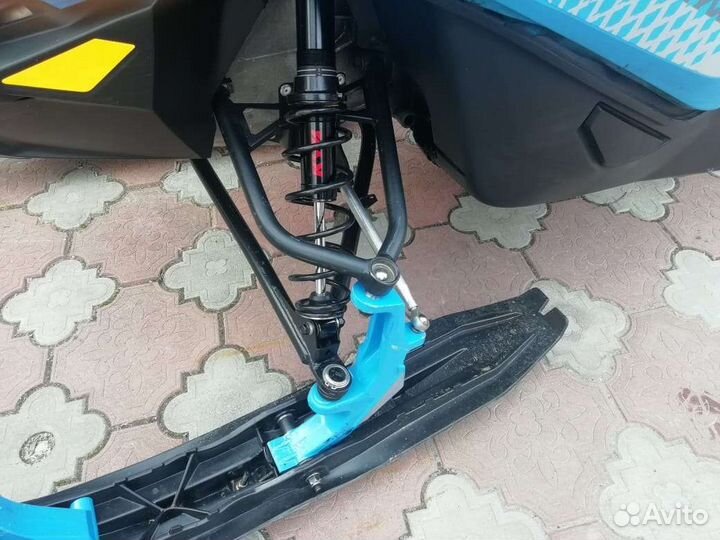 В разбор снегоход BRP SKI DOO summit 850 G4 154