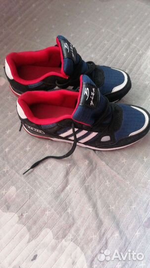 Кроссовки новые