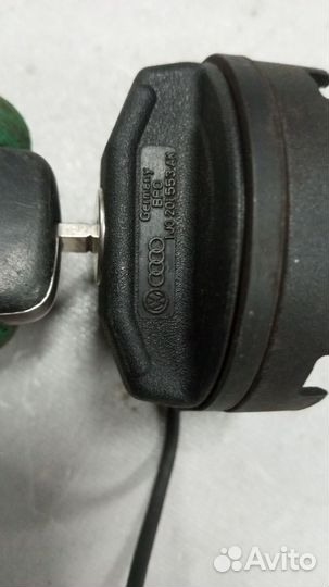 Крышка бензобака с ключом VAG 1J0201553