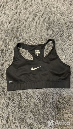 Спортивный топ nike
