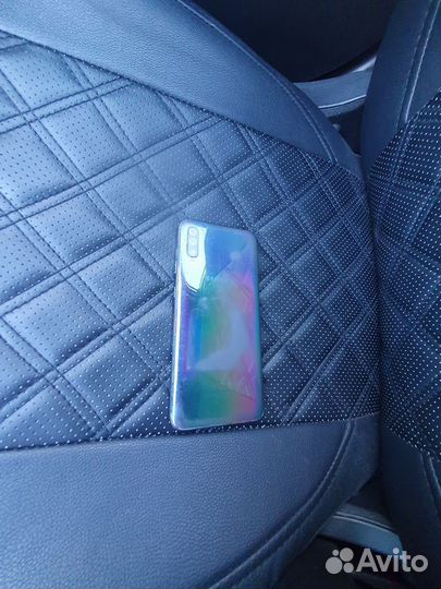 Samsung Galaxy A70, 8/128 ГБ