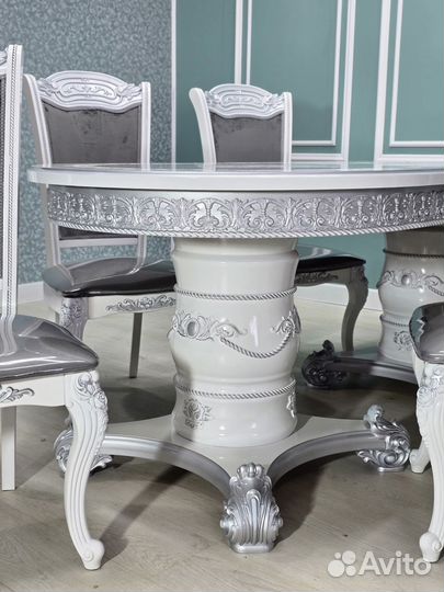 Кухонный стол и стулья