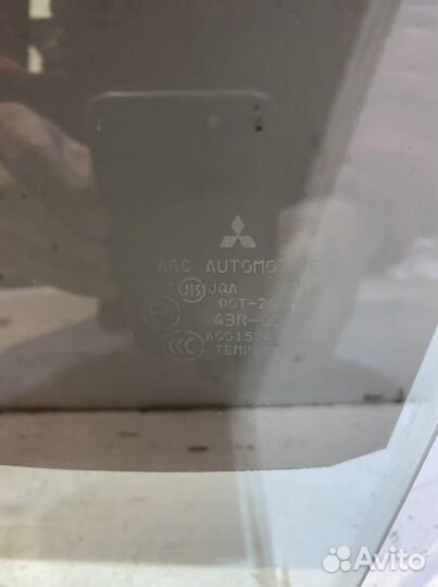 Mitsubishi lancer 10 Переднее левое стекло
