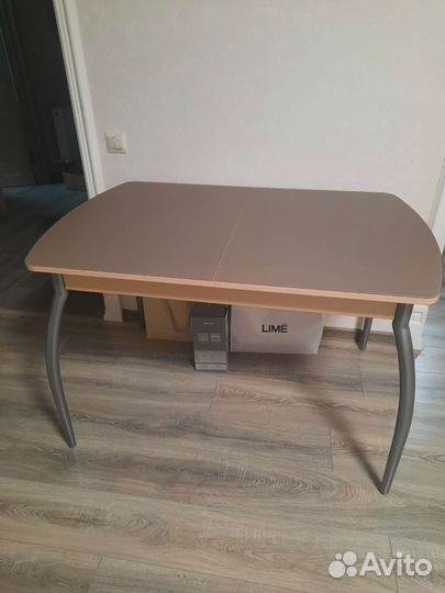 Кухонный стол