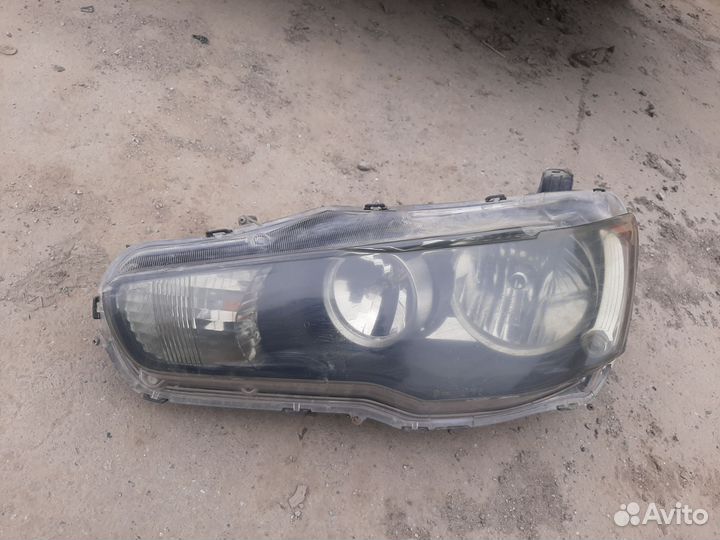 Фары на mitsubishi lancer 10