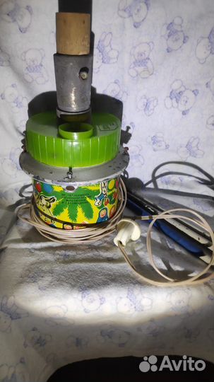 Елочные игрушки и устроиство для елки 220вольт