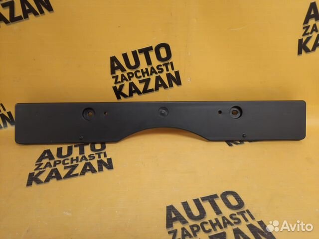 Накладка под номерной знак Toyoya Camry 2014-2017