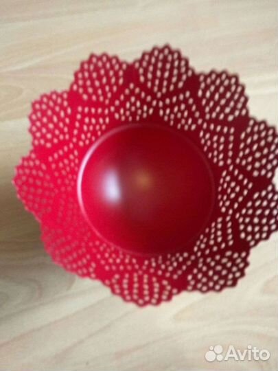 Скурар. Новая. металлическая ваза. Икея