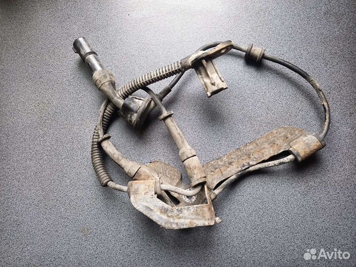 Датчик ABS Mazda Tribute