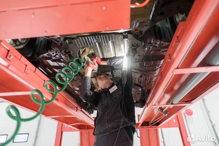 Автомеханик в автосервис