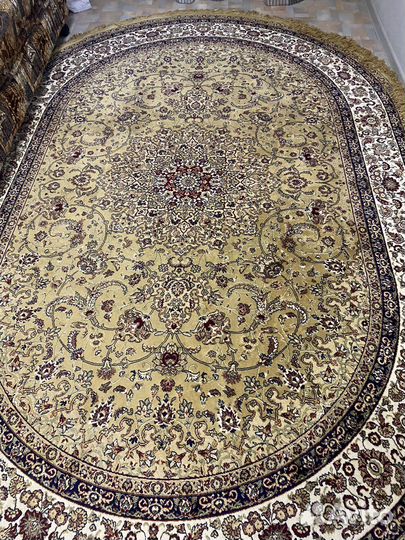 Ковер шелковый,производство ОАЭ.Б/у торг уместен